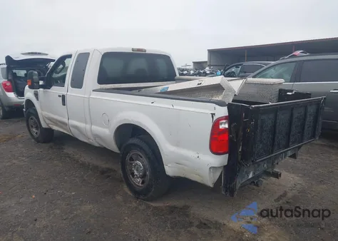 2008 Ford F250 Super Duty z USA, uszkodzony, nr VIN 1FTNX205X8EE06620